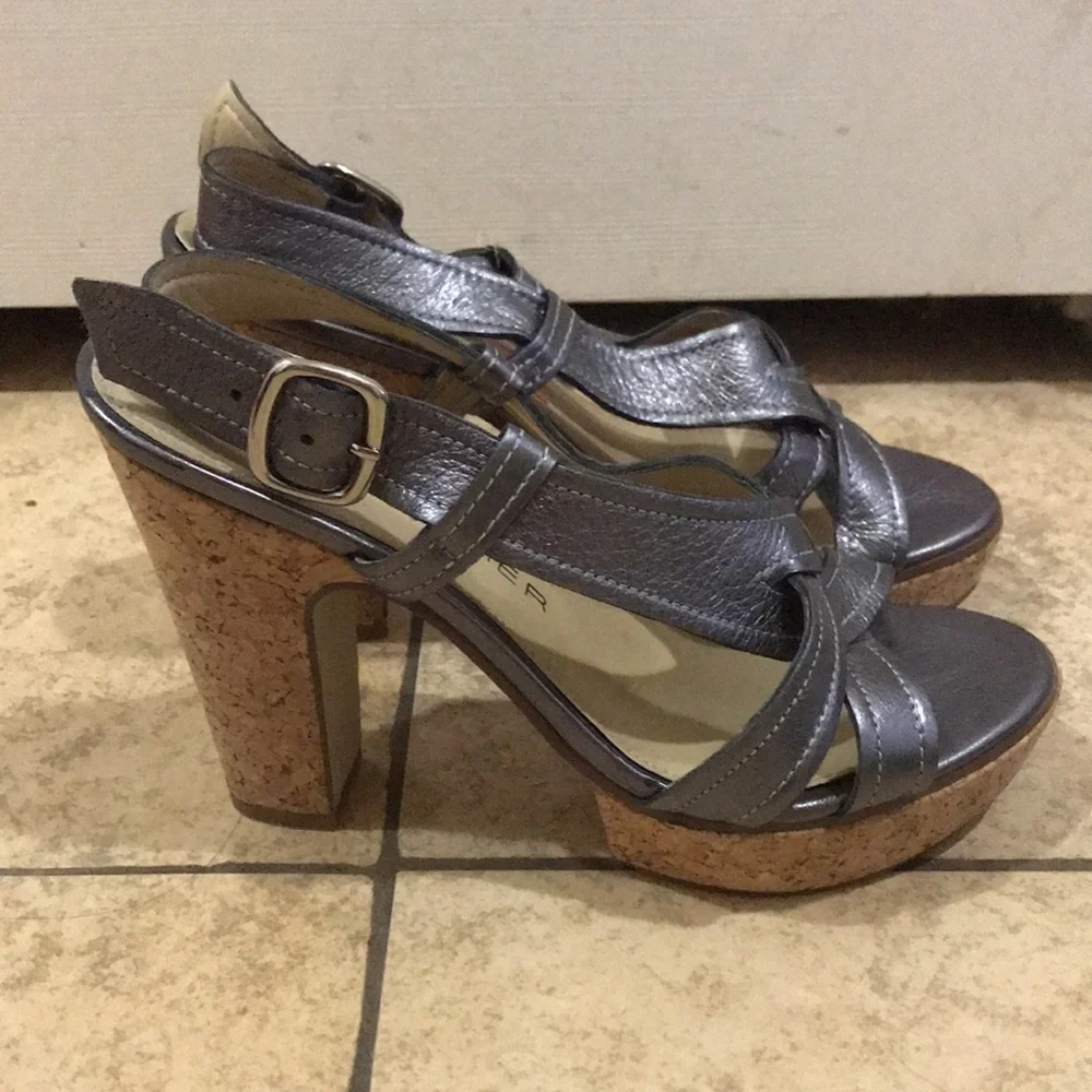 Heels - Picture 2 of 6